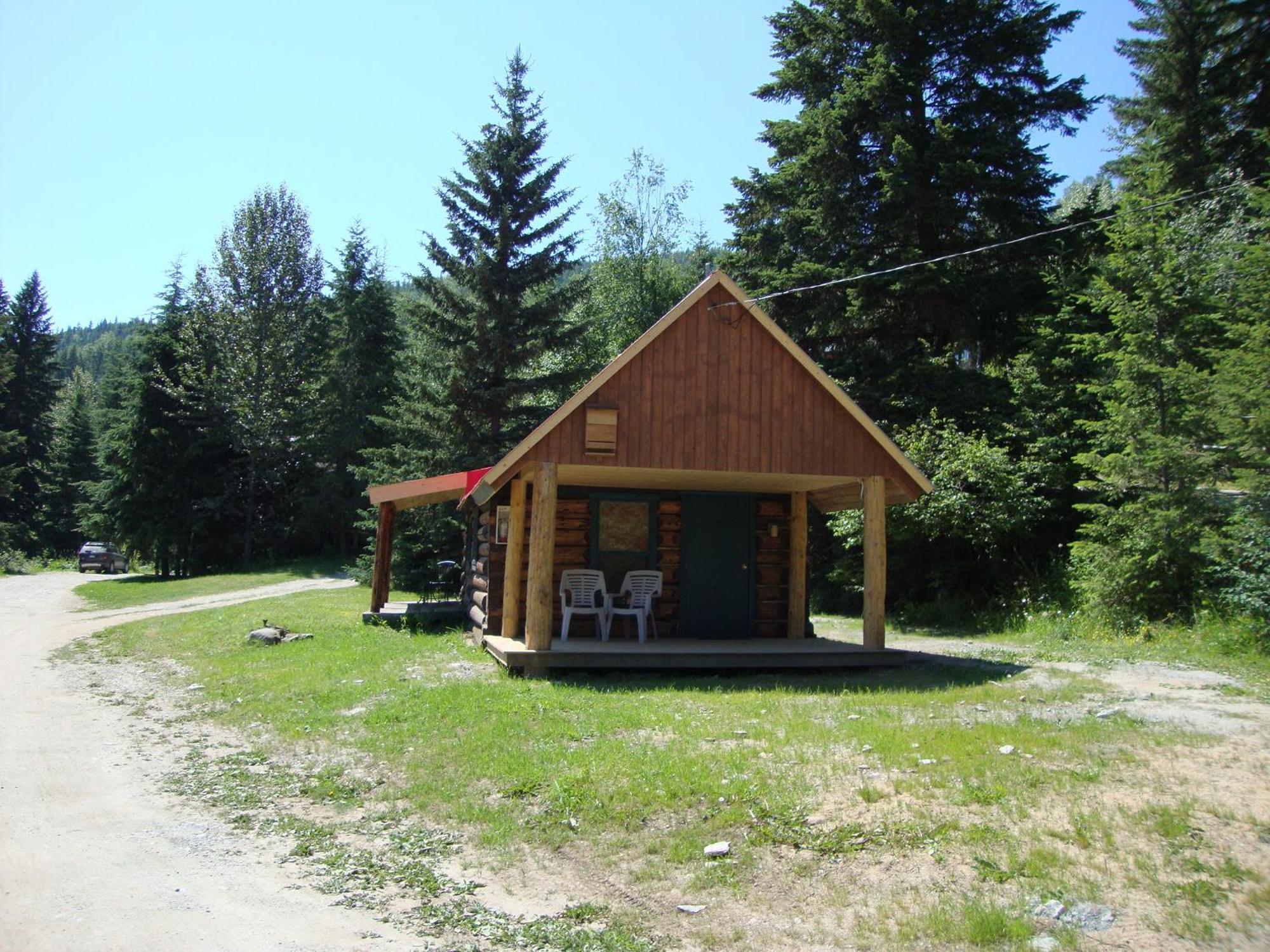 Helmcken Falls Lodge Cabin Rooms And Rv Park Clearwater Exterior photo